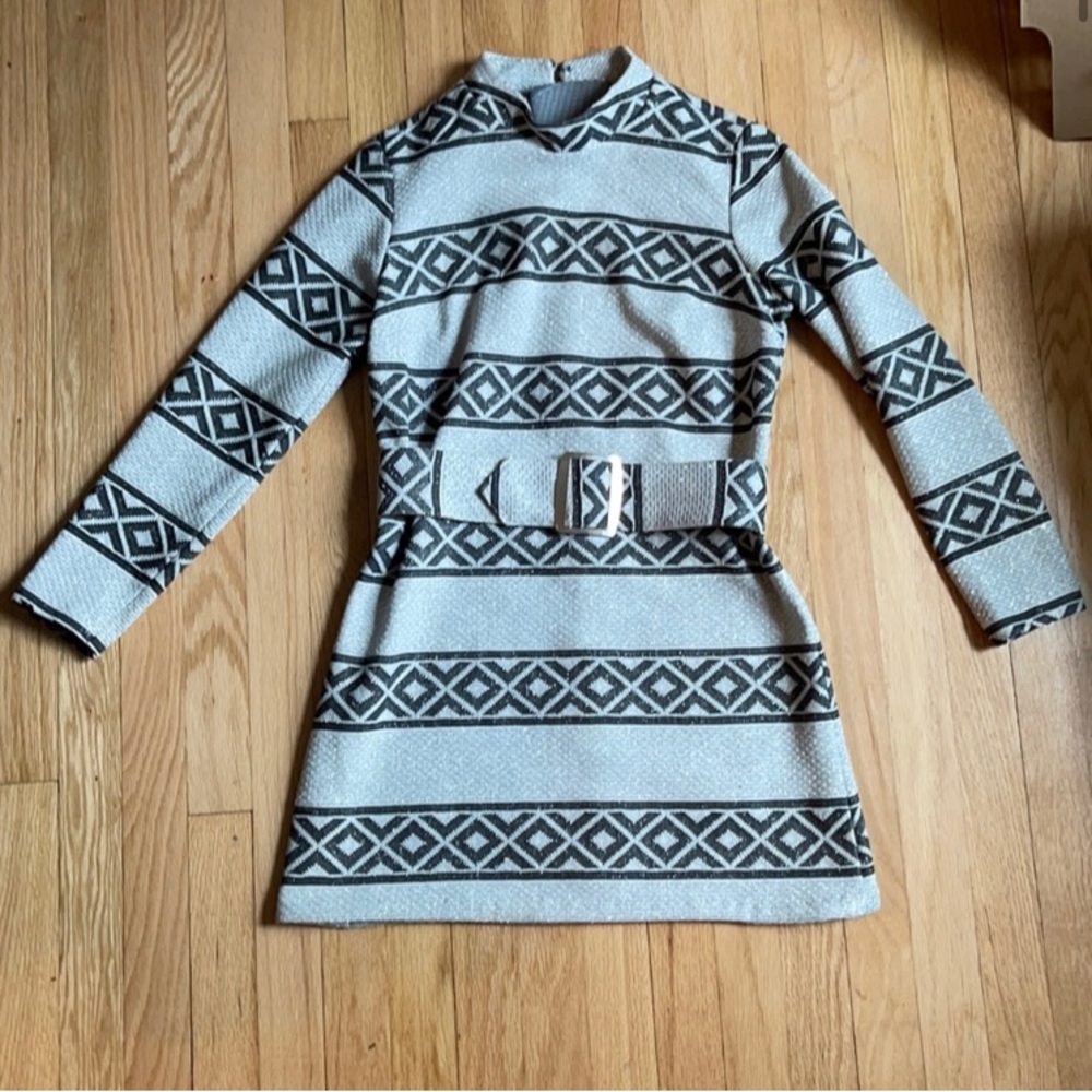 Vintage long sleeved 60’s Mod shift dress, HALLOWEEN COSTUME??